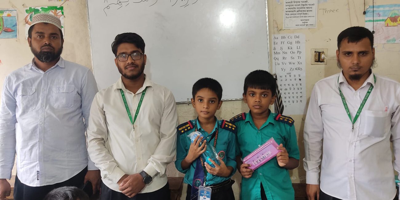 Handing over prizes to students